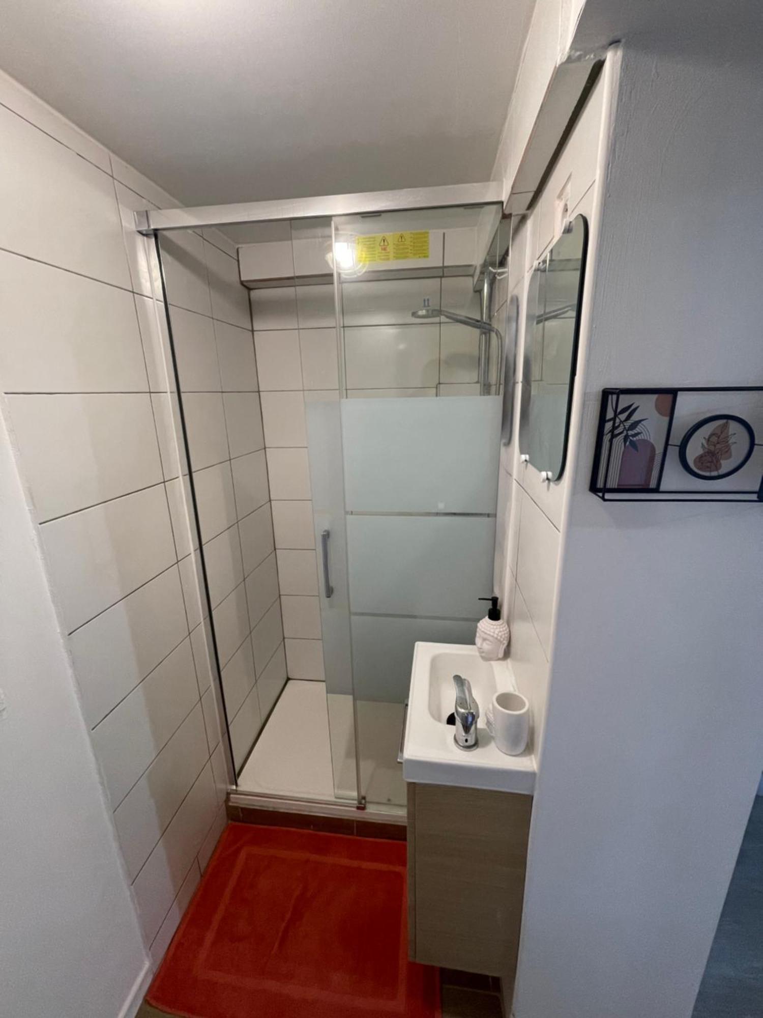 La Girafe Apartment Sannois Luaran gambar