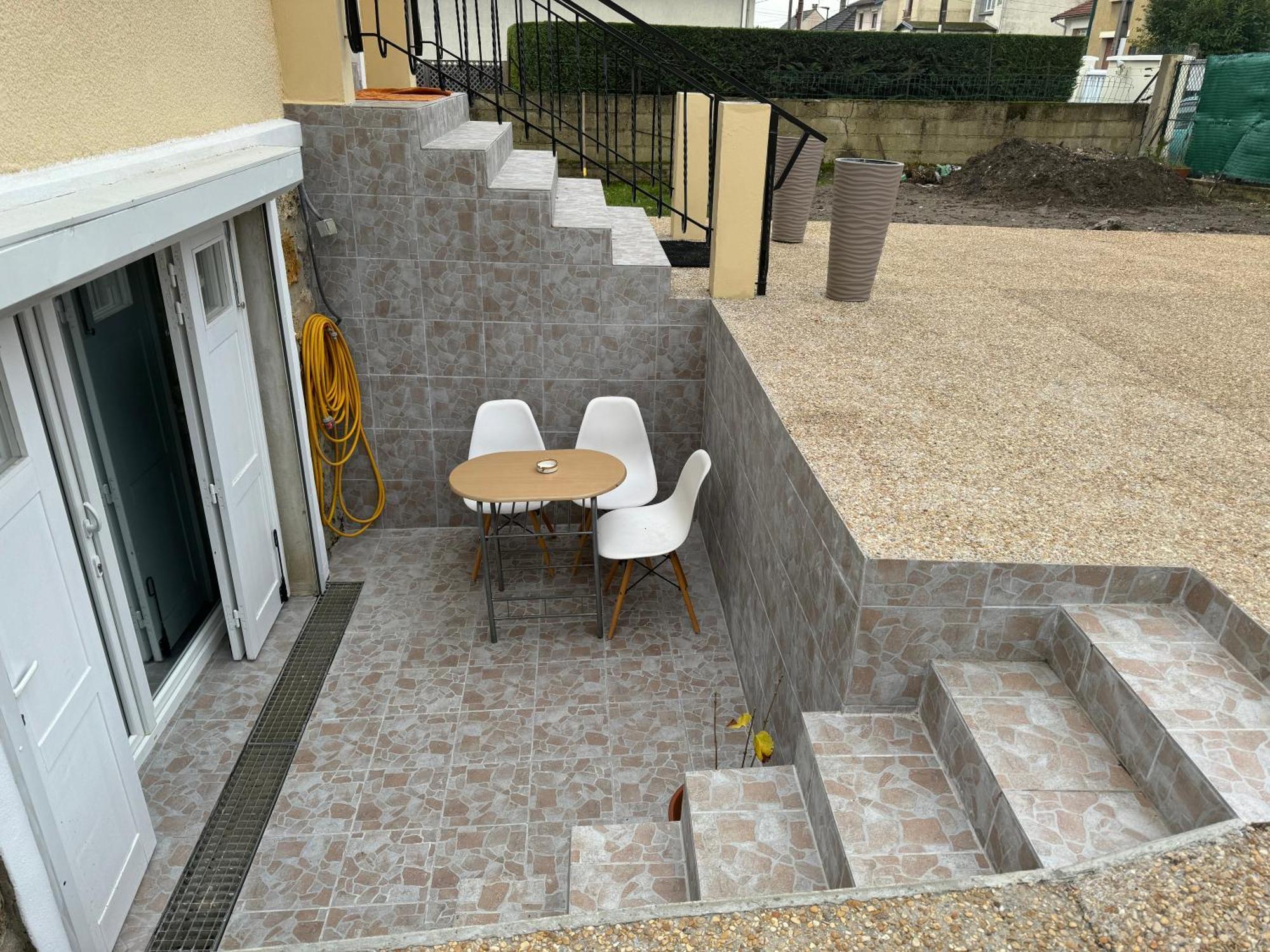 La Girafe Apartment Sannois Luaran gambar